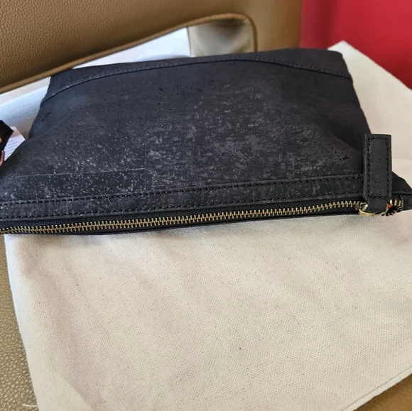 Laflore NWT wristlet - Picture 7 of 11